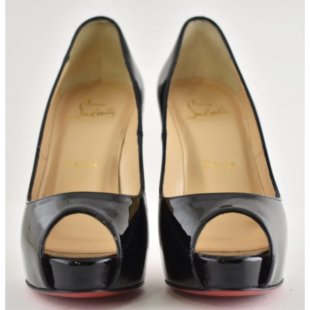 Christian Louboutin answer authentic pump